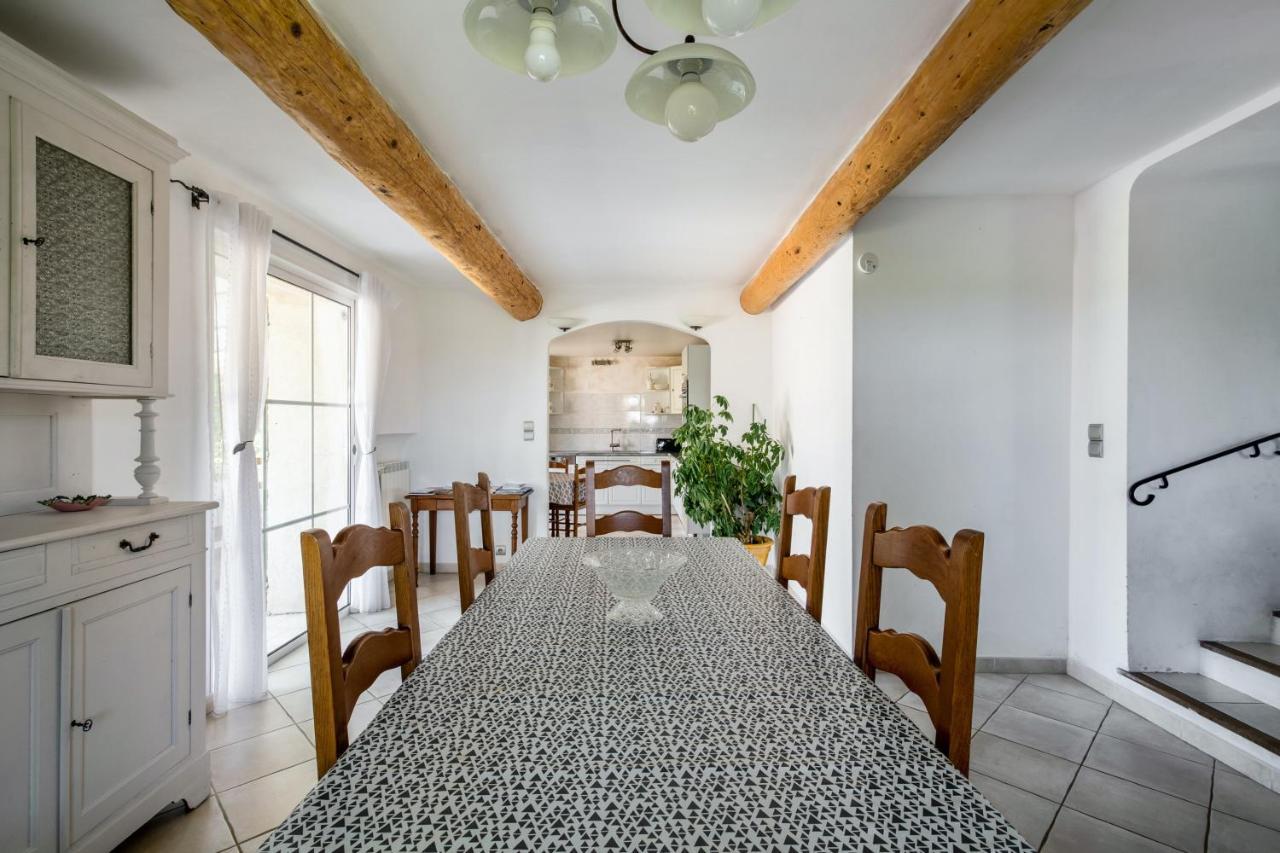 Villa Charmante A La Tour-D'Aigues Avec Piscine Privee المظهر الخارجي الصورة