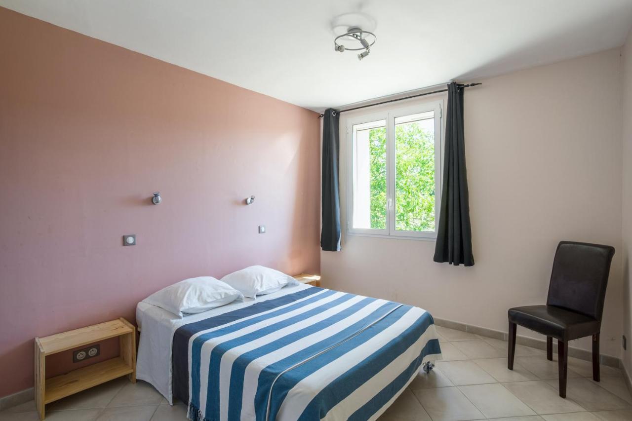 Villa Charmante A La Tour-D'Aigues Avec Piscine Privee المظهر الخارجي الصورة